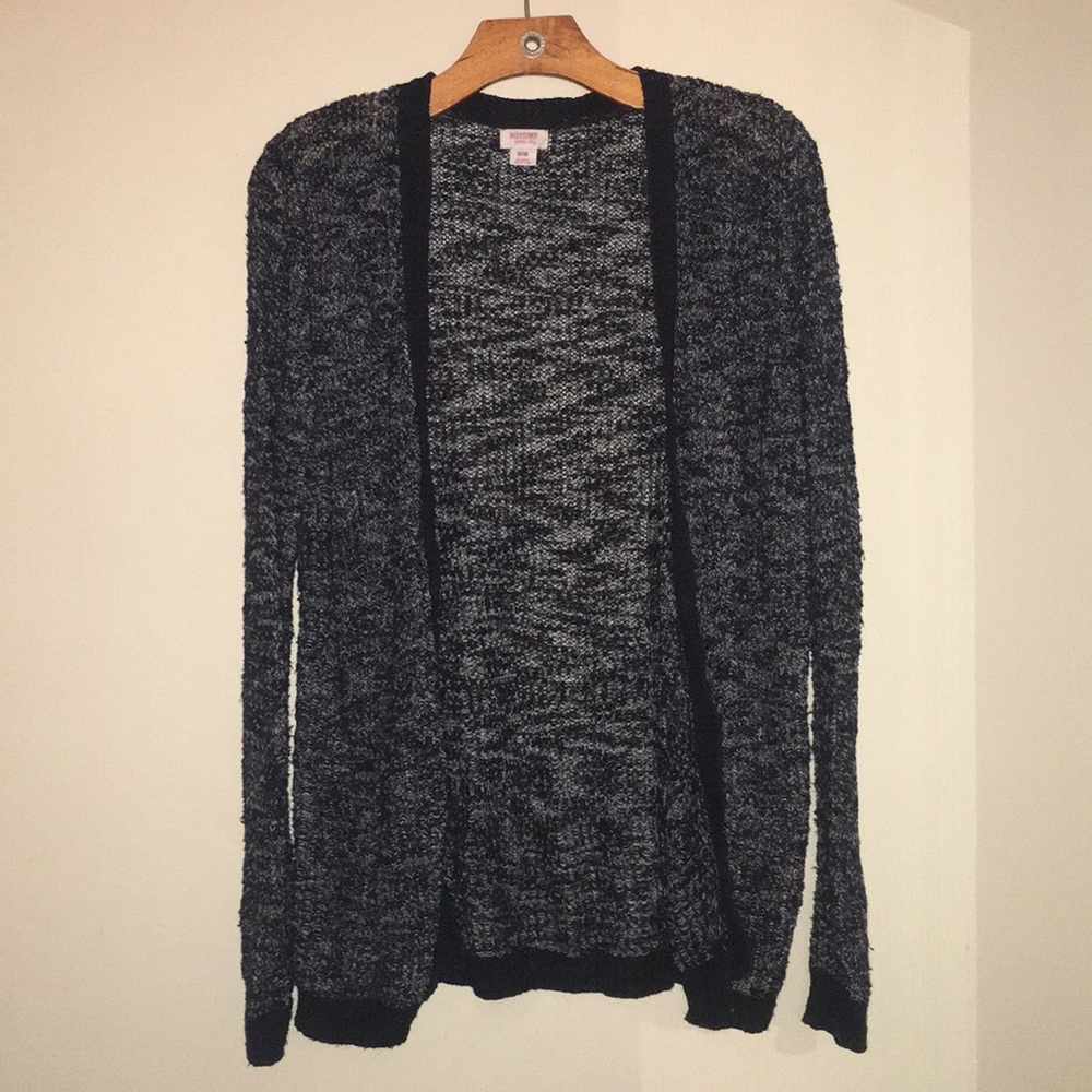 Knitted cardigan.